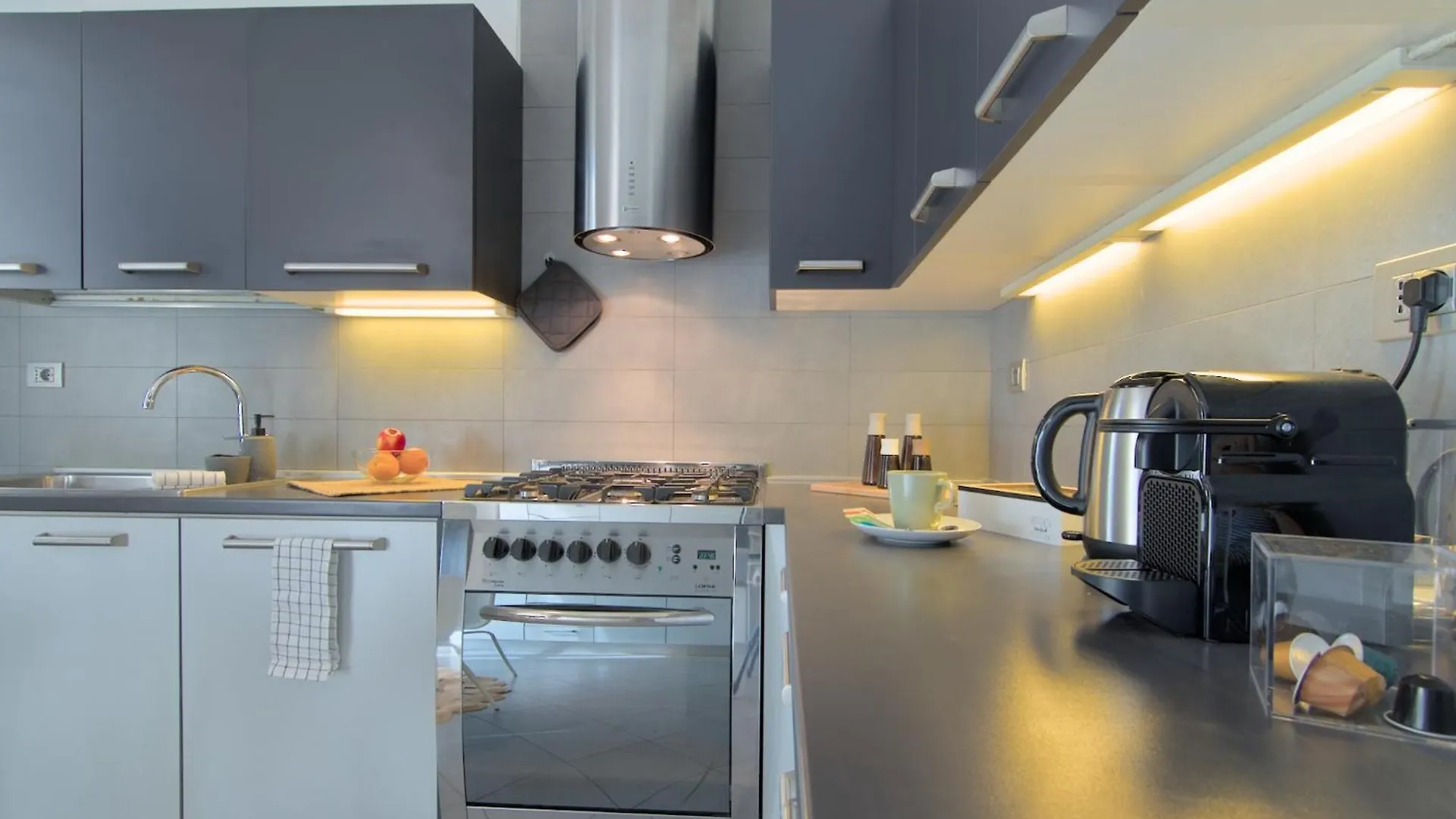 Apartment Atelier River Charm Near Adige, Center & Game Room Verona Italy