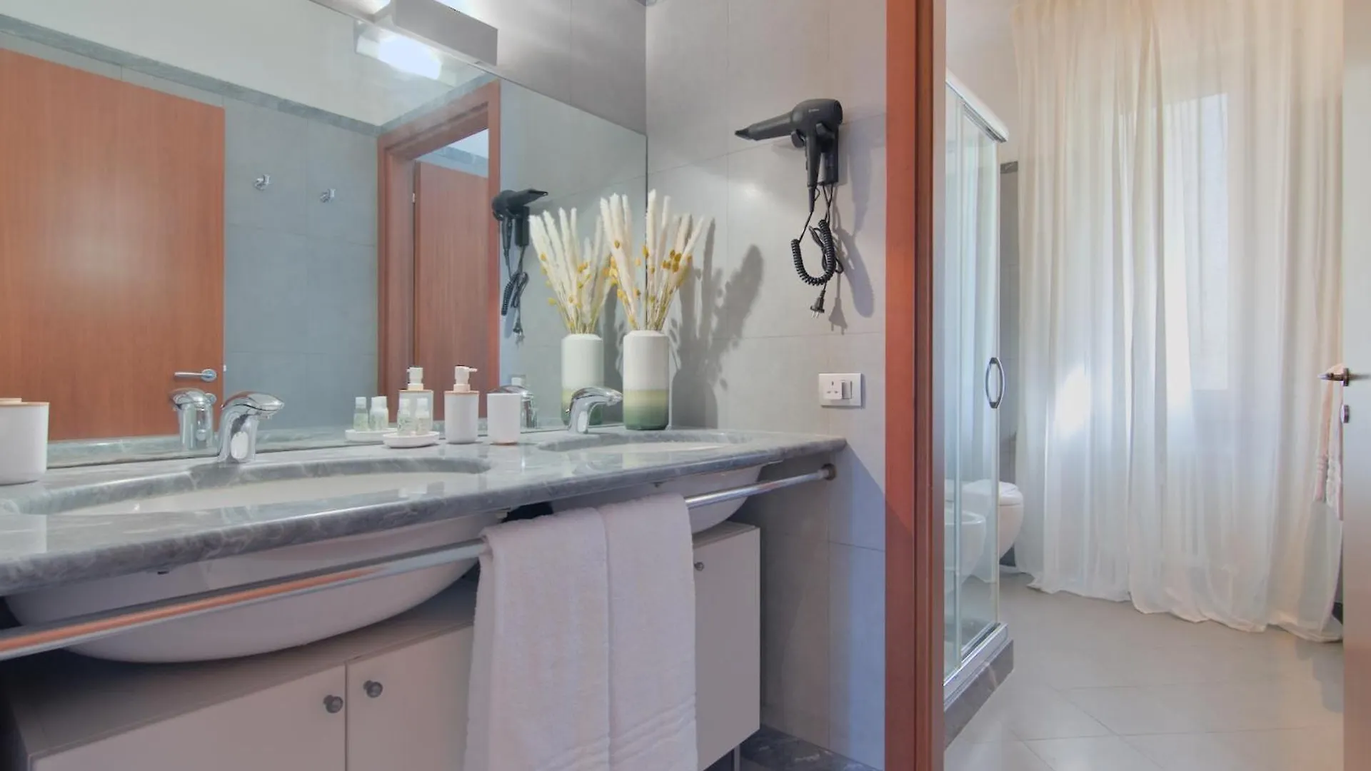 Atelier River Charm Near Adige, Center & Game Room Verona Apartment